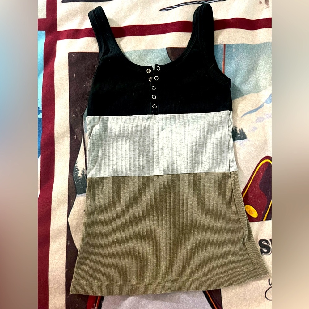 Women’s classy black, green and gray tank top